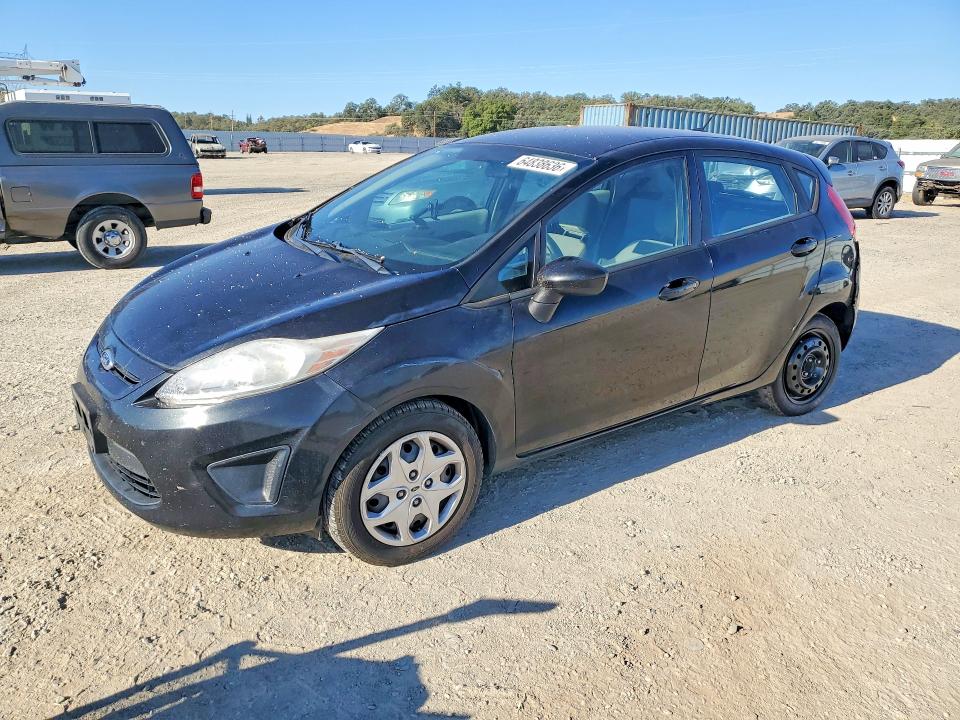 2013 Ford Fiesta მანქანა იყიდება აუქციონზე, vin: 3FADP4TJ8DM226580, აუქციონის ნომერი: 64838636