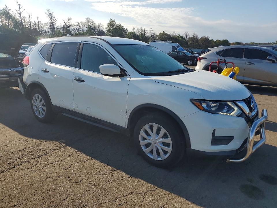 65735096 :رقم المزاد ، 5N1AT2MM3HC742015 vin ، 2017 Nissan Rogue مزاد بيع