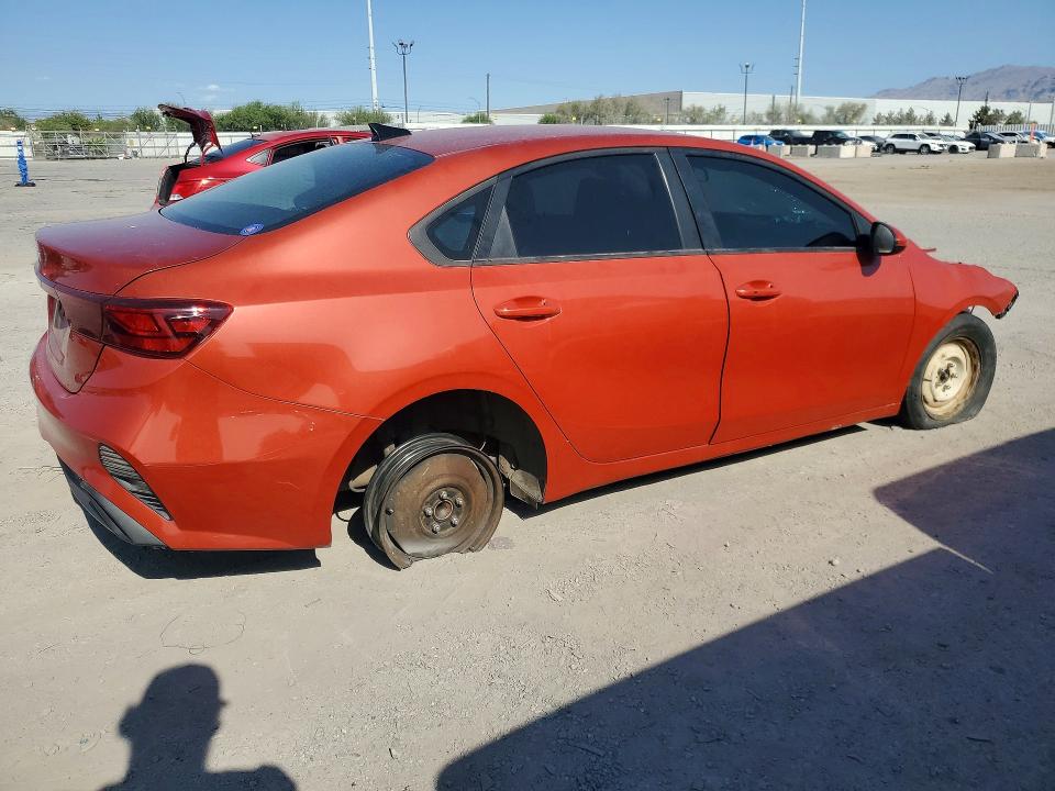62704956 :رقم المزاد ، 3KPF24AD0PE526465 vin ، 2023 Kia Forte Lxs مزاد بيع