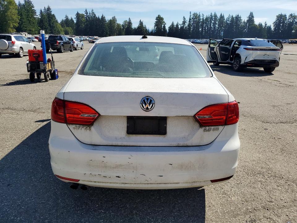 67362926 :رقم المزاد ، 3VWDP7AJ0DM428714 vin ، 2013 Volkswagen Jetta مزاد بيع