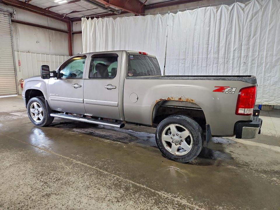 64304616 :رقم المزاد ، 1GT120CG8DF188602 vin ، 2013 Gmc Sierra مزاد بيع