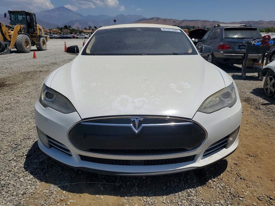 61531036 :رقم المزاد ، 5YJSA1S19EFP57408 vin ، 2014 Tesla Model S مزاد بيع