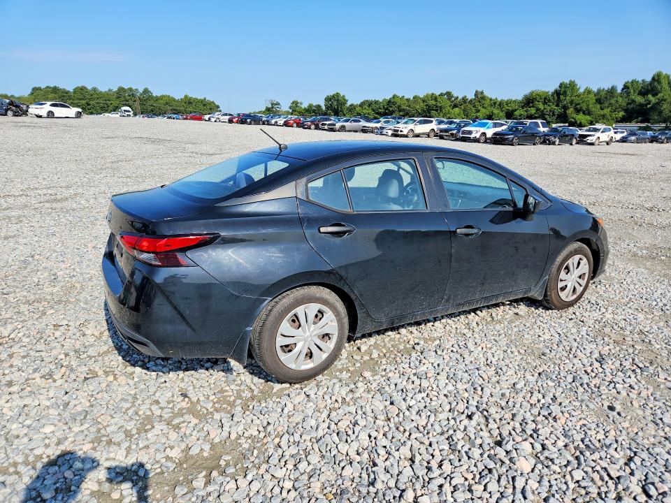 64513396 :رقم المزاد ، 3N1CN8DV3LL886845 vin ، 2020 Nissan Versa مزاد بيع