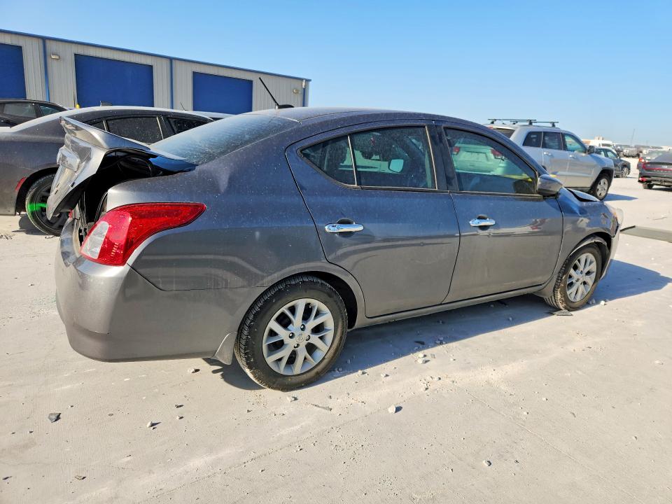 64998766 :رقم المزاد ، 3N1CN7AP8KL817115 vin ، 2019 Nissan Versa مزاد بيع