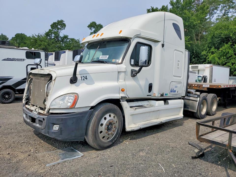 Продажа на аукционе авто 2011 Freightliner Cascadia, vin: 1FUJGLBG8BSAW3765, номер лота: 64903086