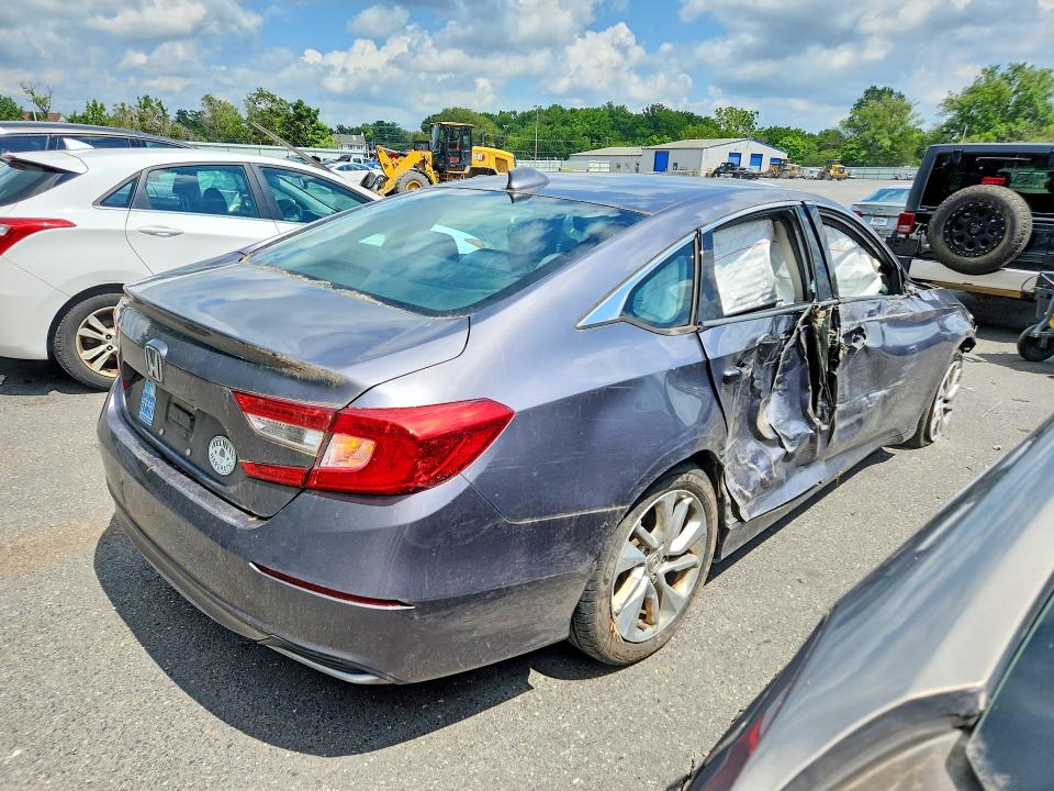 2018 Honda Accord მანქანა იყიდება აუქციონზე, vin: 1HGCV1F11JA233015, აუქციონის ნომერი: 64183386