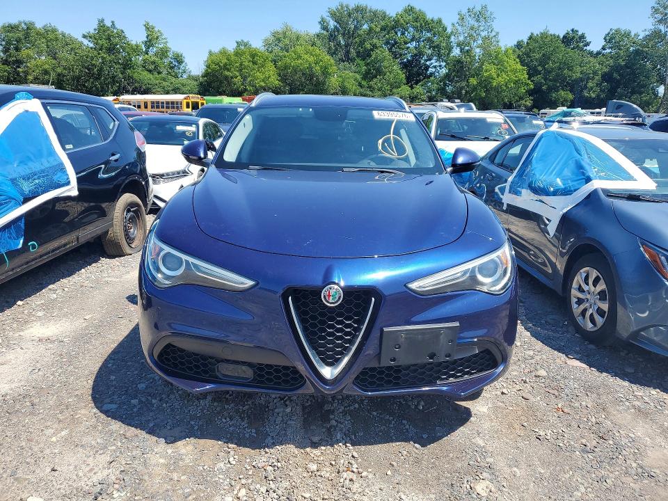 Продаж на аукціоні авто 2018 Alfa Romeo Stelvio, vin: ZASFAKAN6J7B81313, номер лоту: 63395576