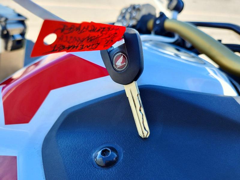 64963036 :رقم المزاد ، JH2SD15E7SK100134 vin ، 2025 Honda Crf1100 مزاد بيع