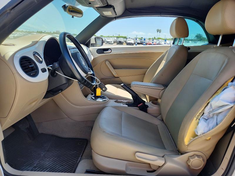 64339136 :رقم المزاد ، 3VW5X7AT7DM828419 vin ، 2013 Volkswagen Beetle مزاد بيع