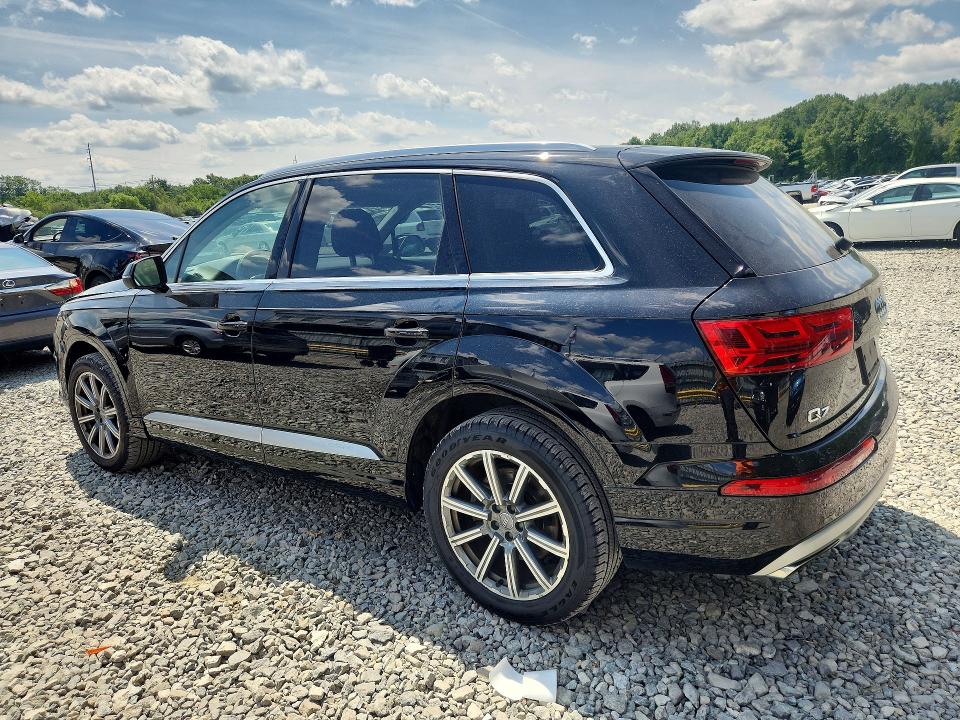63821056 :رقم المزاد ، WA1LHAF79HD041726 vin ، 2017 Audi Q7 مزاد بيع