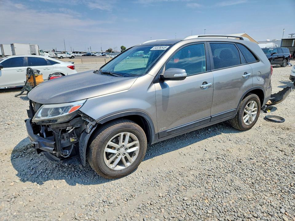 64836546 :رقم المزاد ، 5XYKTDA70FG650145 vin ، 2015 Kia Sorento مزاد بيع