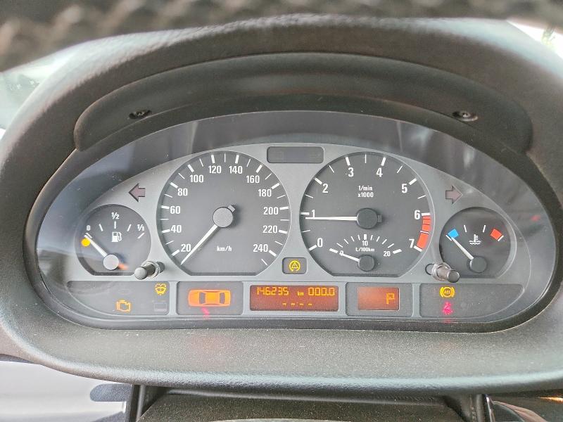 64181706 :رقم المزاد ، WBAAV334X1FU92182 vin ، 2001 Bmw 325 مزاد بيع