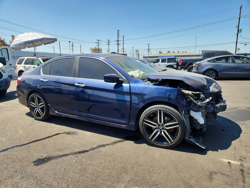 64078636 :رقم المزاد ، 1HGCR2F11HA240521 vin ، 2017 Honda Accord مزاد بيع