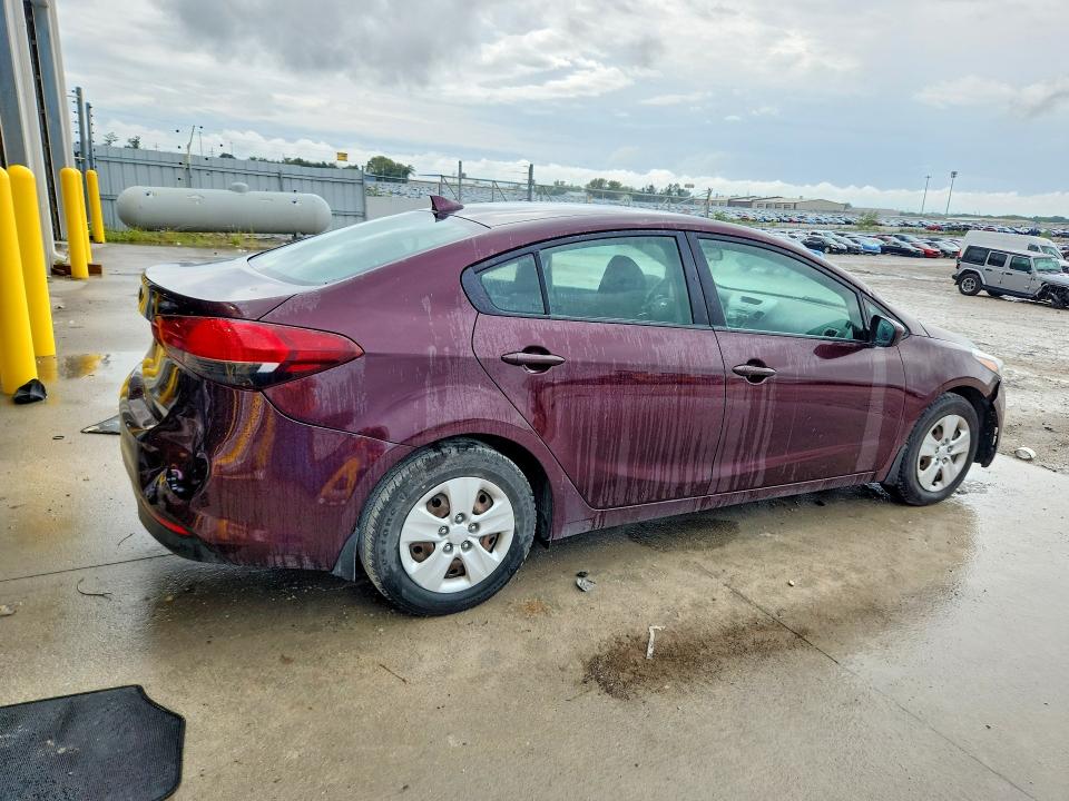 2017 Kia Forte მანქანა იყიდება აუქციონზე, vin: 3KPFK4A71HE109500, აუქციონის ნომერი: 65338966