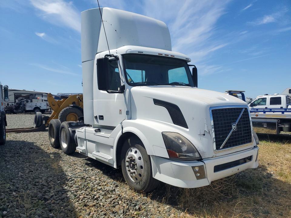 Продажа на аукционе авто 2011 Volvo Vnl, vin: 4V4NC9EG9BN532932, номер лота: 64145506