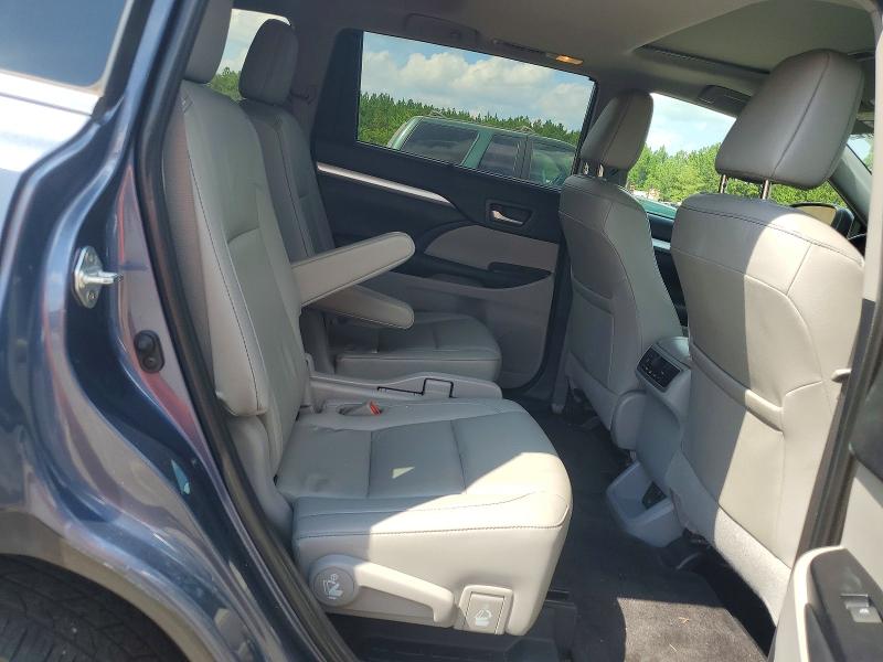 63798356 :رقم المزاد ، 5TDKZRFH5KS301427 vin ، 2019 Toyota Highlander مزاد بيع