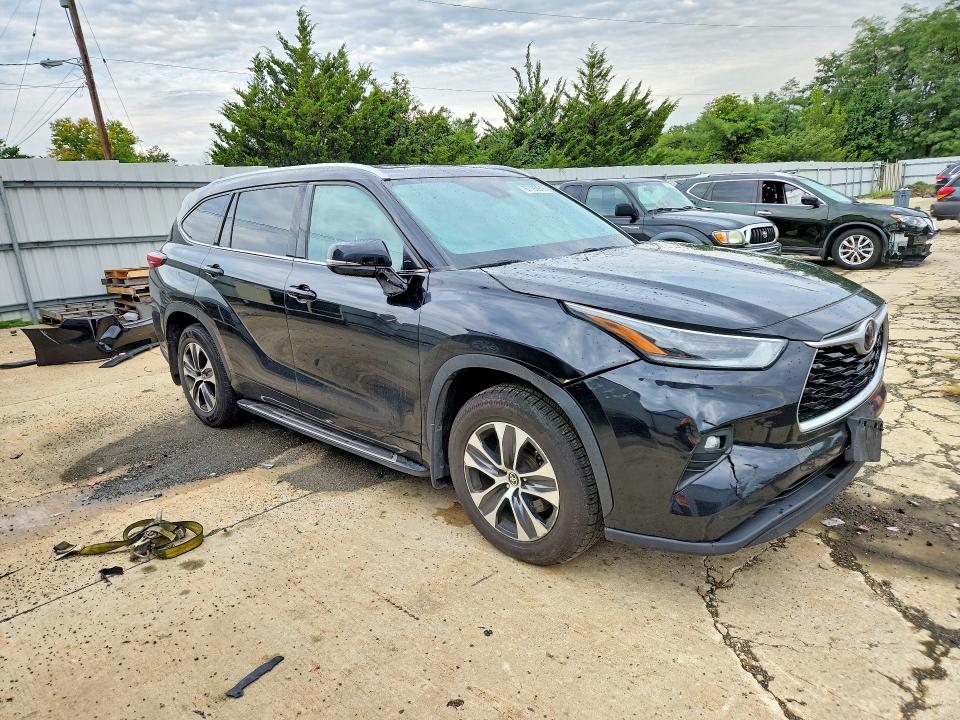 67193916 :رقم المزاد ، 5TDHZRBH0MS153822 vin ، 2021 Toyota Highlander مزاد بيع