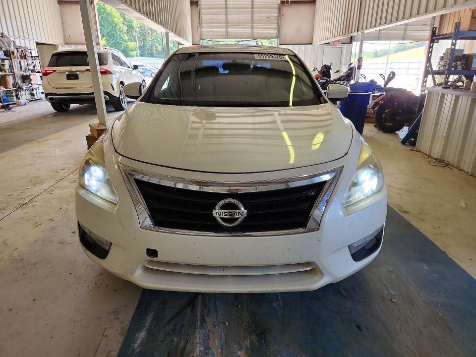 2013 Nissan Altima მანქანა იყიდება აუქციონზე, vin: 1N4BL3AP1DN426937, აუქციონის ნომერი: 65289476