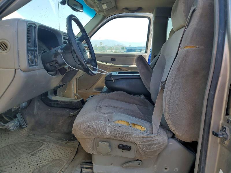 Продаж на аукціоні авто 2000 Chevrolet Silverado, vin: 1GCEC19VXYZ352995, номер лоту: 63743996