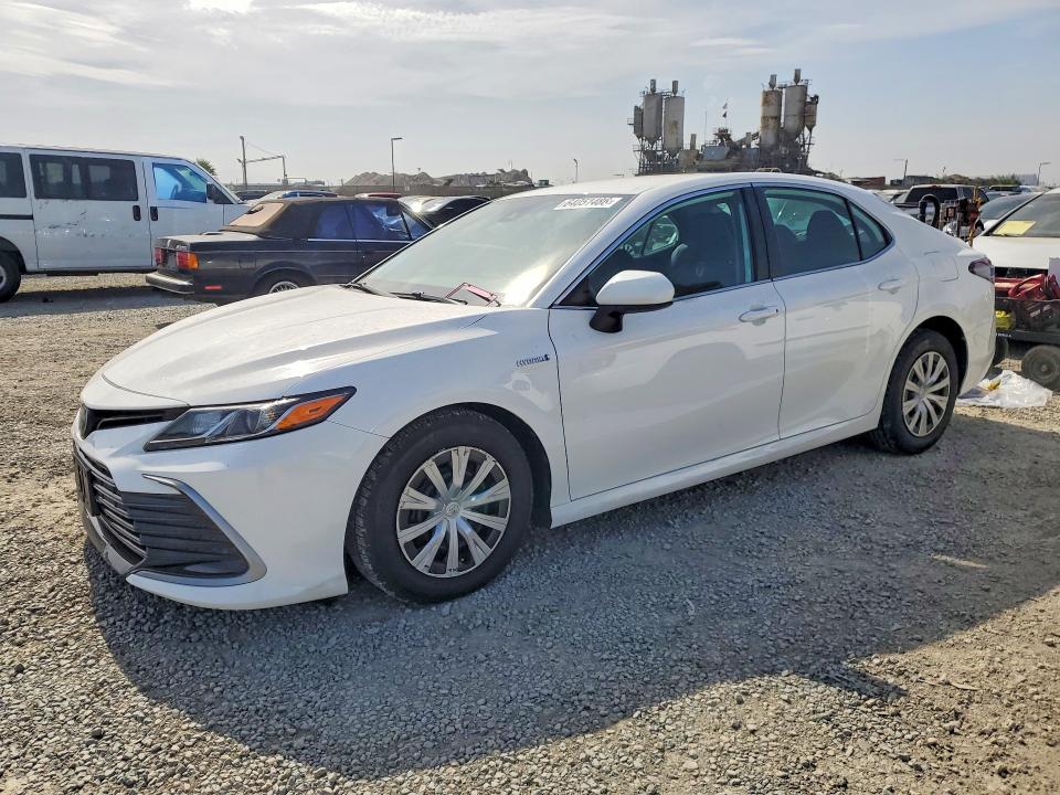 Auction sale of the 2021 Toyota Camry, vin: 4T1C31AK2MU027964, lot number: 64051486