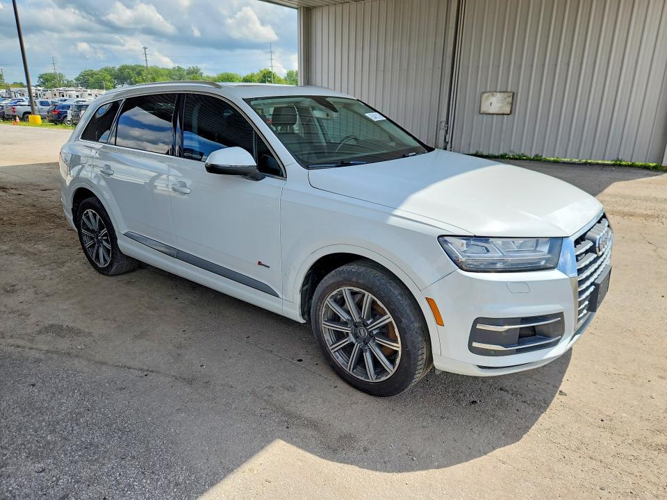 Продажа на аукционе авто 2017 Audi Q7, vin: WA1VAAF73HD001073, номер лота: 65462136