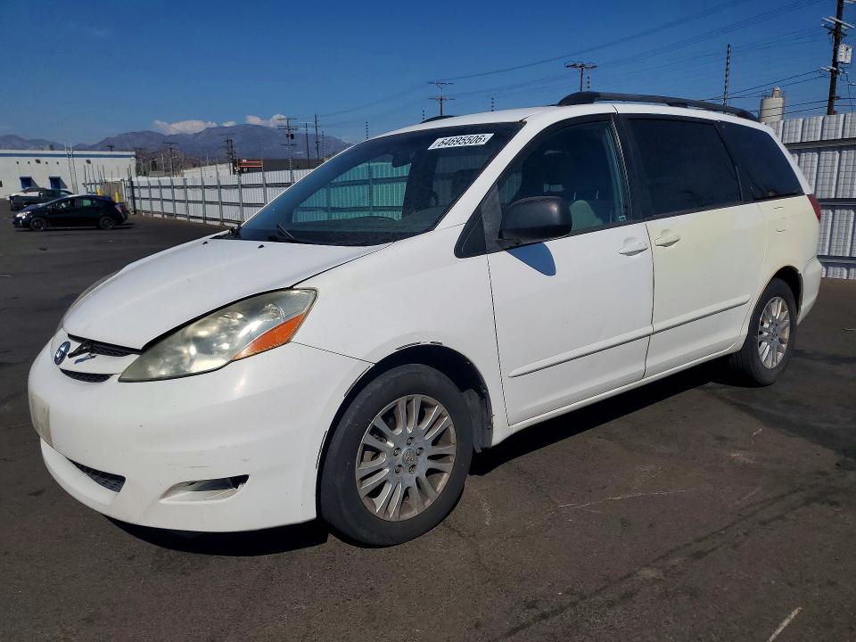 Aukcja sprzedaży 2010 Toyota Sienna, vin: 5TDKK4CC1AS327621, numer aukcji: 64695506