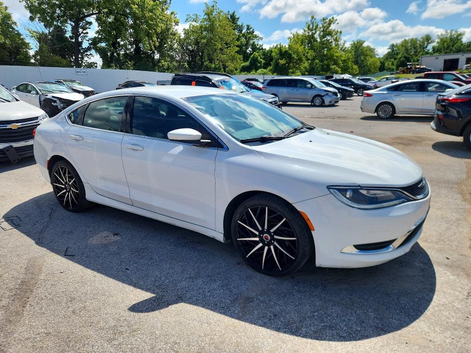 64982096 :رقم المزاد ، 1C3CCCAB9FN720838 vin ، 2015 Chrysler 200 مزاد بيع