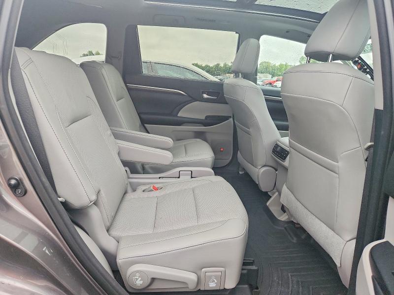 Продажа на аукционе авто 2016 Toyota Highlander Hybrid, vin: 5TDDCRFHXGS017471, номер лота: 64665516