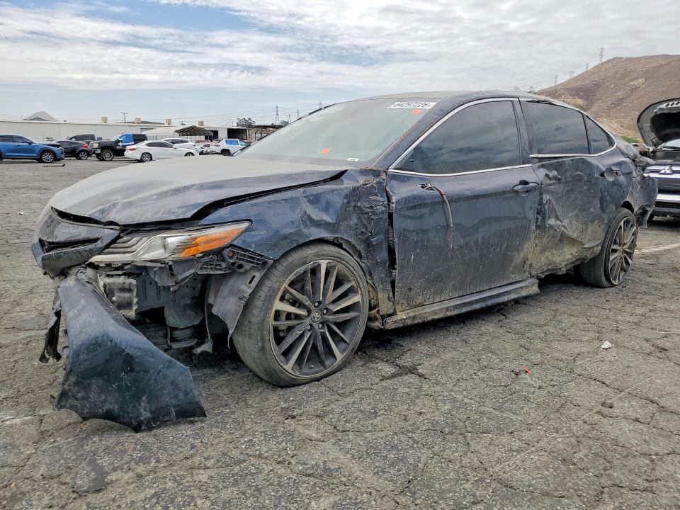 Продажа на аукционе авто 2019 Toyota Camry, vin: 4T1B61HK2KU827833, номер лота: 64297226