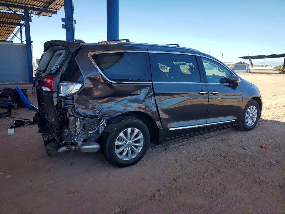65606216 :رقم المزاد ، 2C4RC1BG1JR157963 vin ، 2018 Chrysler Pacifica مزاد بيع