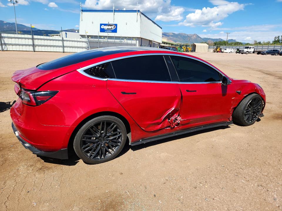 66426926 :رقم المزاد ، 5YJ3E1EB7JF133484 vin ، 2018 Tesla Model 3 مزاد بيع