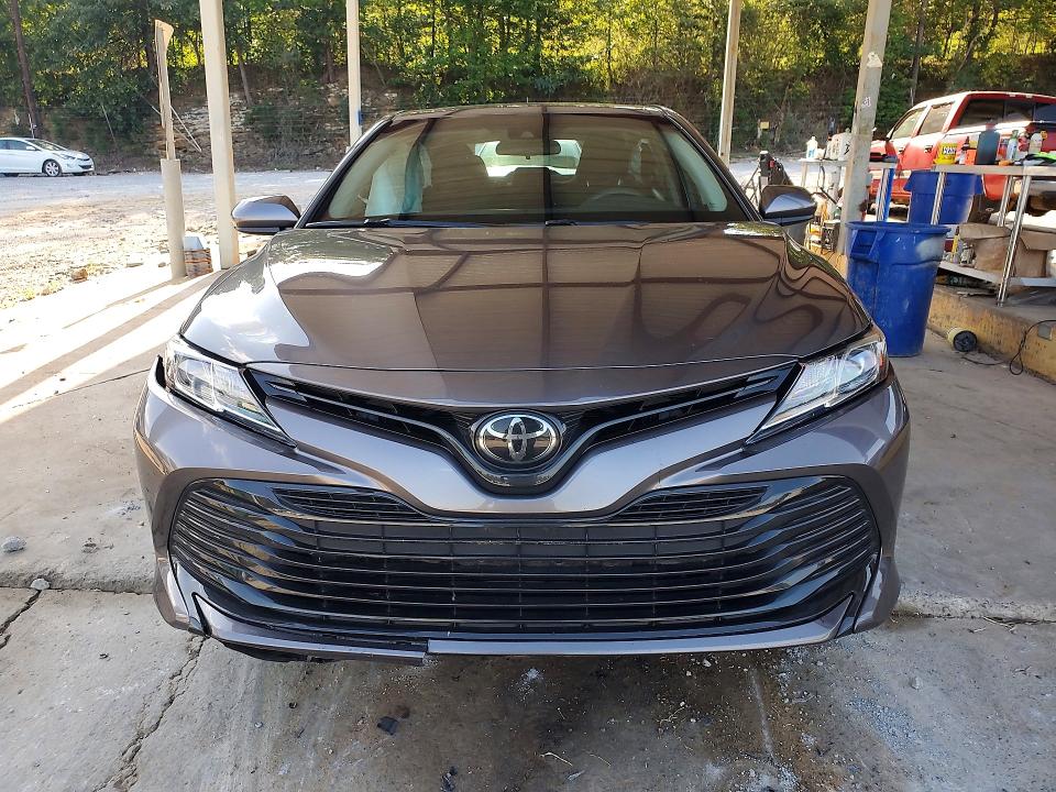 2020 Toyota Camry მანქანა იყიდება აუქციონზე, vin: 4T1C11AK8LU942774, აუქციონის ნომერი: 65640496