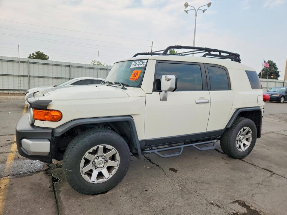 2014 Toyota Fj Cruiser მანქანა იყიდება აუქციონზე, vin: JTEBU4BF6EK200801, აუქციონის ნომერი: 63576156