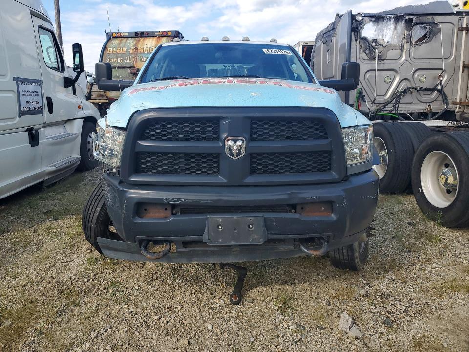 62294126 :رقم المزاد ، 3C7WRNFL1JG352096 vin ، 2018 Ram 5500 مزاد بيع