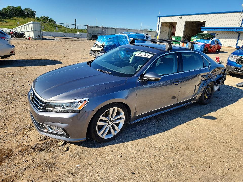 2017 Volkswagen Passat მანქანა იყიდება აუქციონზე, vin: 1VWGT7A34HC011842, აუქციონის ნომერი: 65126516