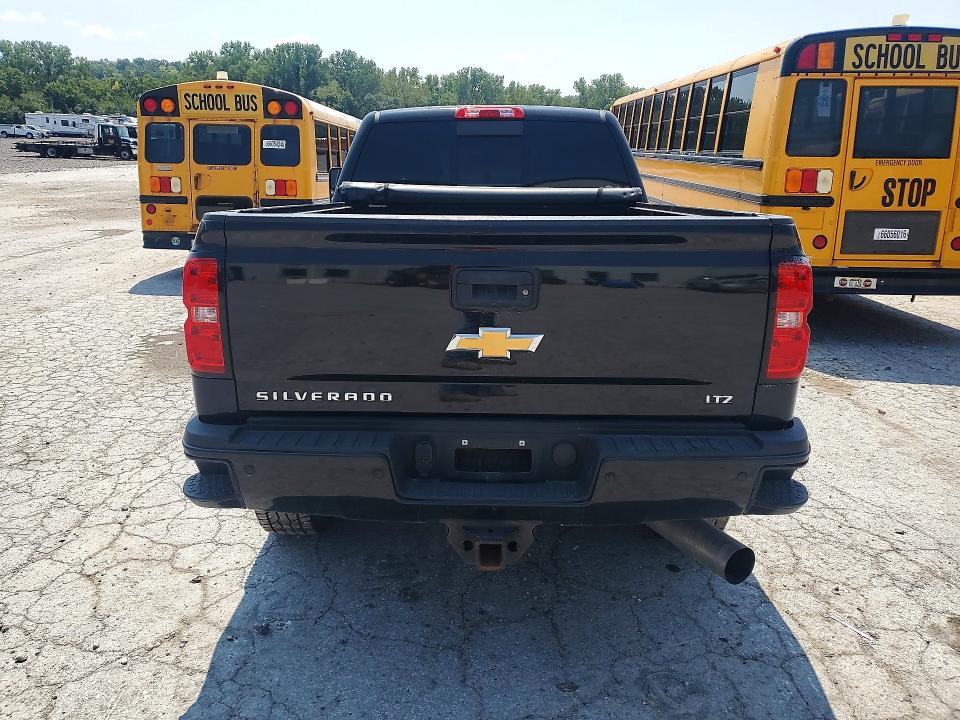 64754646 :رقم المزاد ، 1GC4K0EY0JF152935 vin ، 2018 Chevrolet Silverado مزاد بيع