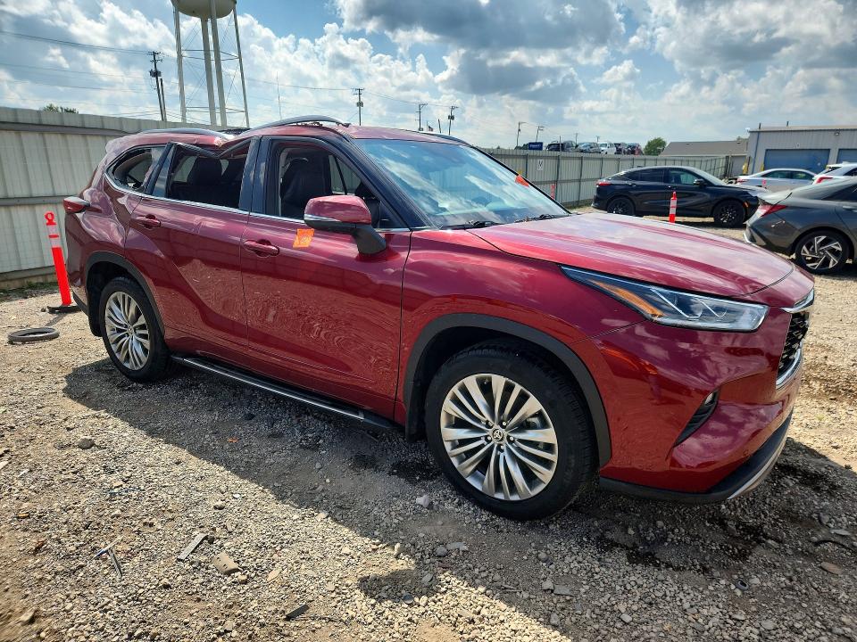 67084856 :رقم المزاد ، 5TDFZRBH0NS193813 vin ، 2022 Toyota Highlander مزاد بيع