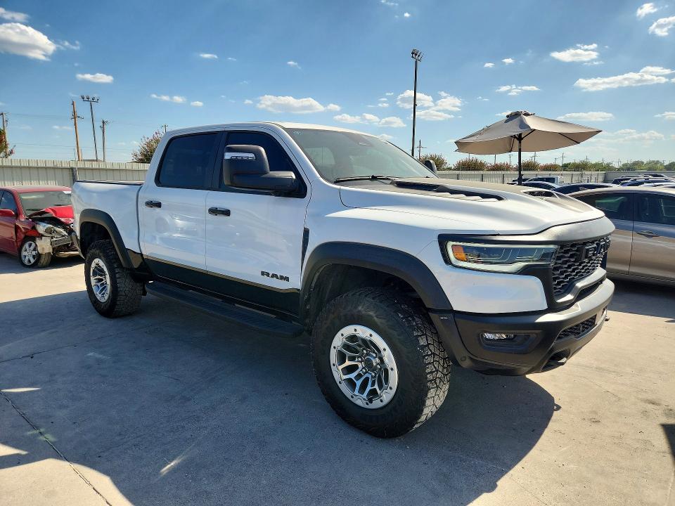Продаж на аукціоні авто 2025 Ram 1500, vin: 1C6SRFUP8SN573928, номер лоту: 64455366