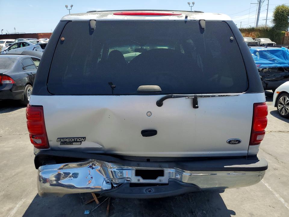 63605426 :رقم المزاد ، 1FMRU15W62LA99113 vin ، 2002 Ford Expedition مزاد بيع