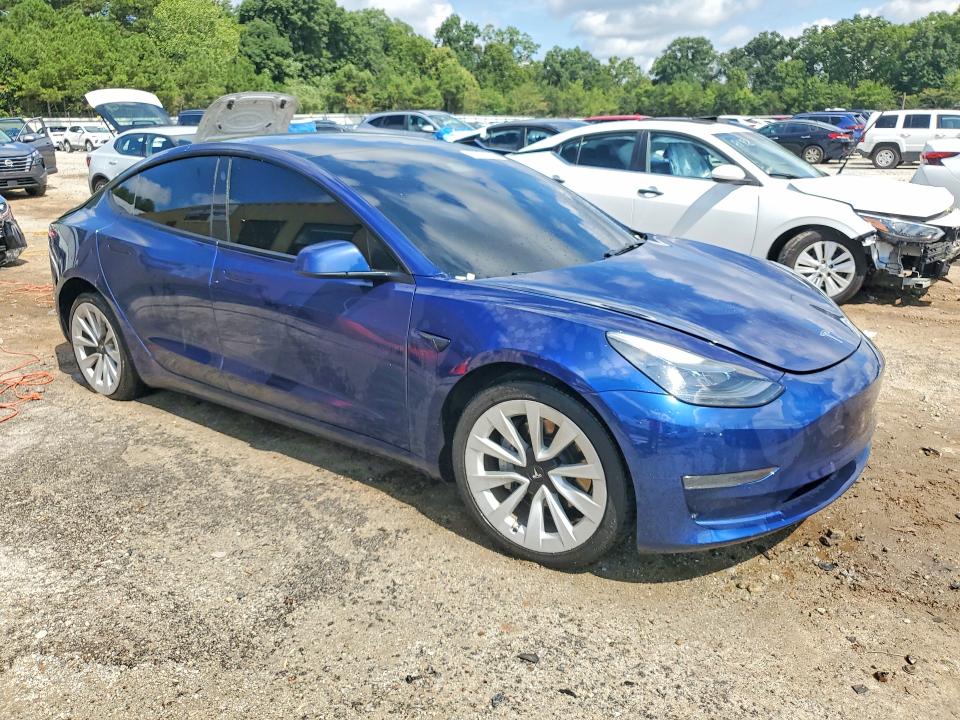 2022 Tesla Model 3 მანქანა იყიდება აუქციონზე, vin: 5YJ3E1EA8NF369879, აუქციონის ნომერი: 63949966