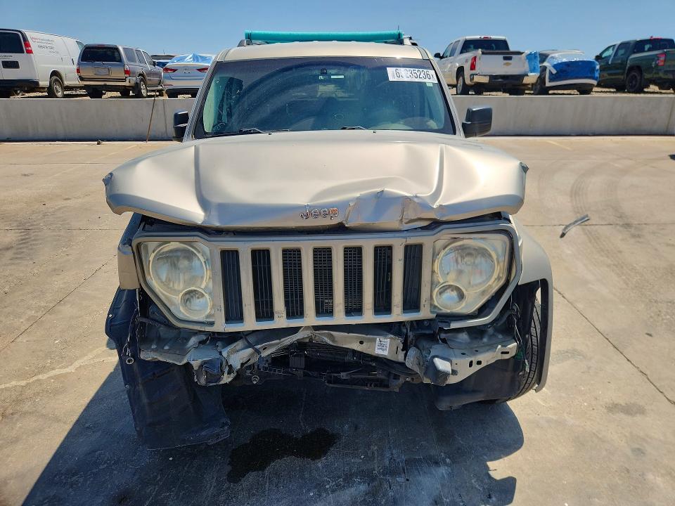 2010 Jeep Liberty მანქანა იყიდება აუქციონზე, vin: 1J4PP2GK5AW112301, აუქციონის ნომერი: 65235236