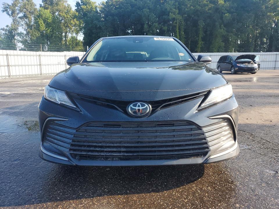 66164226 :رقم المزاد ، 4T1C11AKXPU085301 vin ، 2023 Toyota Camry مزاد بيع