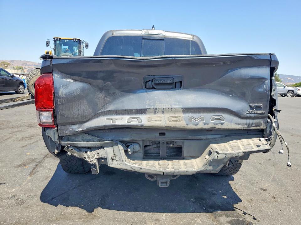 64293656 :رقم المزاد ، 3TMAZ5CN7NM189989 vin ، 2022 Toyota Tacoma مزاد بيع