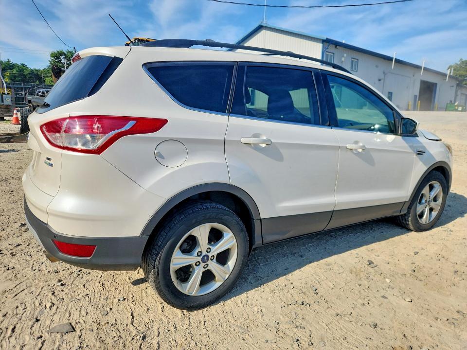 2014 Ford Escape მანქანა იყიდება აუქციონზე, vin: 1FMCU9G93EUC40892, აუქციონის ნომერი: 64565756