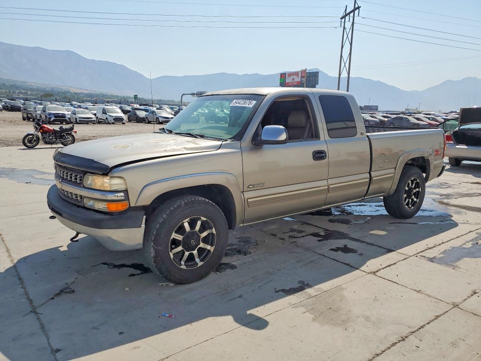 64423676 :رقم المزاد ، 1GCEK19T8YE176277 vin ، 2000 Chevrolet Silverado مزاد بيع
