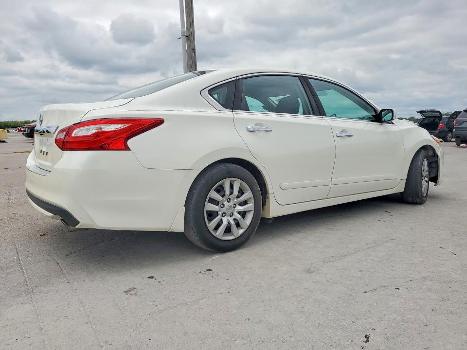 Продаж на аукціоні авто 2017 Nissan Altima, vin: 1N4AL3AP4HC142148, номер лоту: 63796976