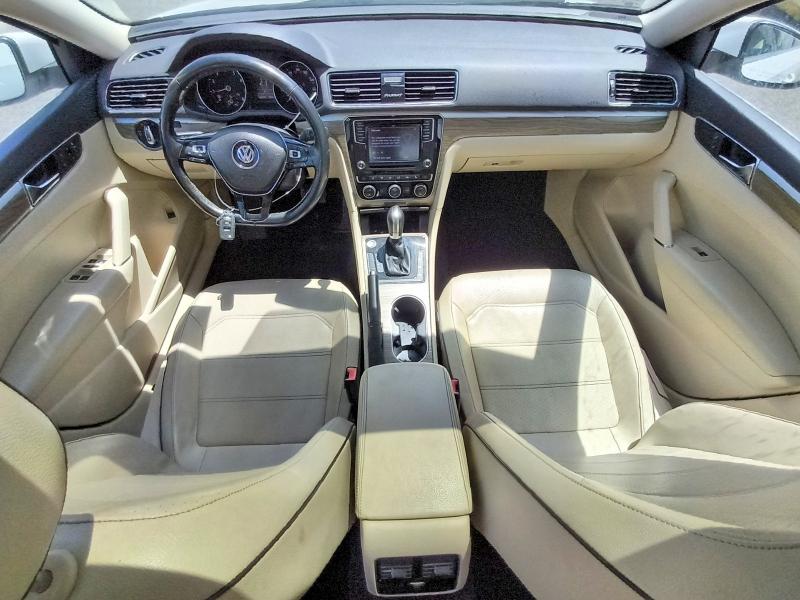 64641586 :رقم المزاد ، 1VWBA7A35JC014948 vin ، 2018 Volkswagen Passat مزاد بيع