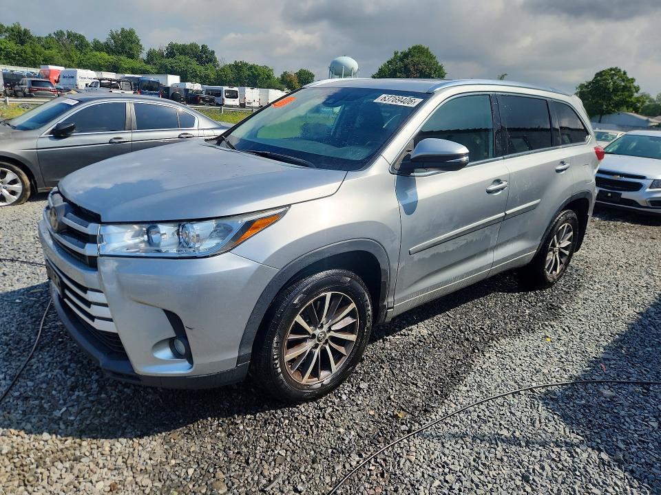 63769406 :رقم المزاد ، 5TDJZRFH4JS532359 vin ، 2018 Toyota Highlander مزاد بيع