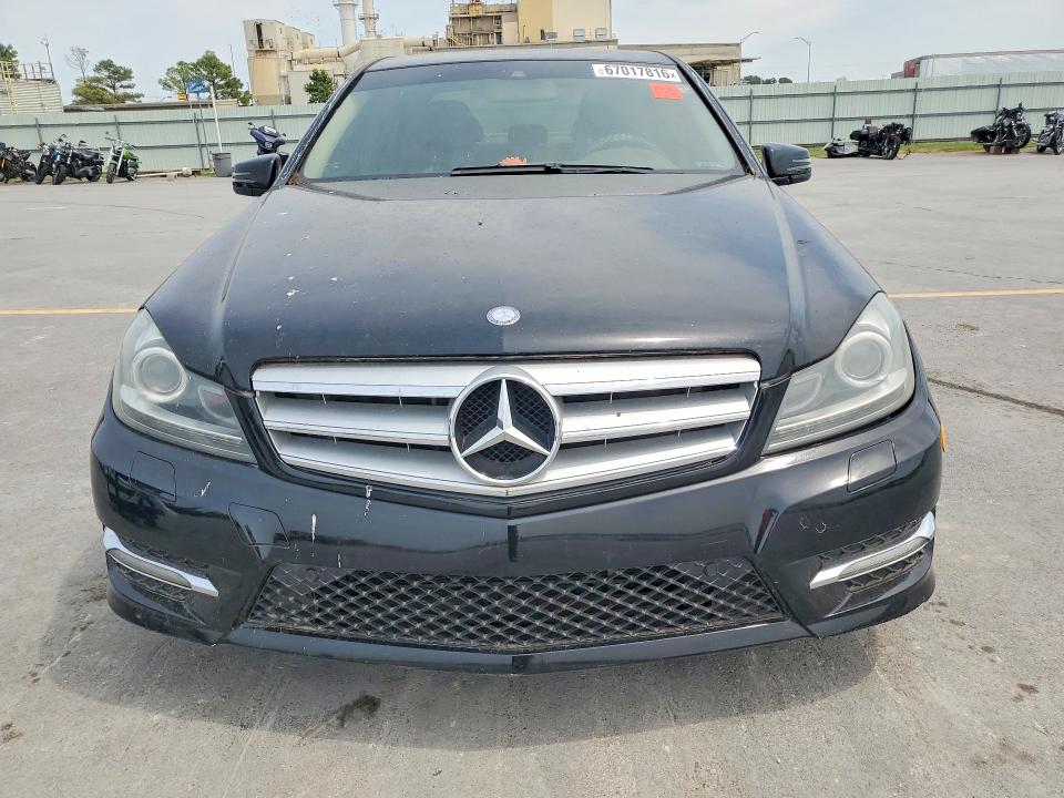 2012 Mercedes-benz C მანქანა იყიდება აუქციონზე, vin: WDDGF8BB5CR207807, აუქციონის ნომერი: 67017816