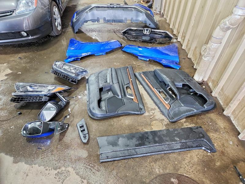 63033076 :رقم المزاد ، 7FARW2H87NE052797 vin ، 2022 Honda Cr-v مزاد بيع